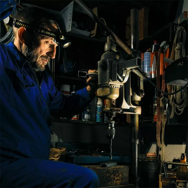 Automotive Repair Flashlights LED Lenser H7R Work Rechargeable Headlamp | 1000 Lumens - Image 4