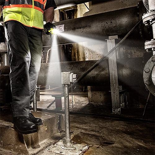 Automotive Repair Flashlights Pelican 3345 Dual Beam Flashlight | Intrinsically Safe | Pelican Distributor - Image 4