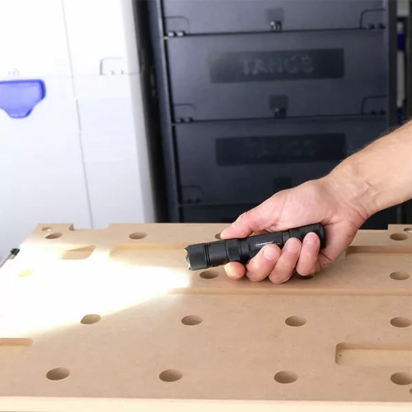 Boating Flashlights Powertac® E9R G4 Rechargeable Flashlight | 2550 Lumens - Image 4